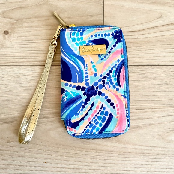 Lilly Pulitzer Handbags - Bright blue Lilly Pulitzer wallet